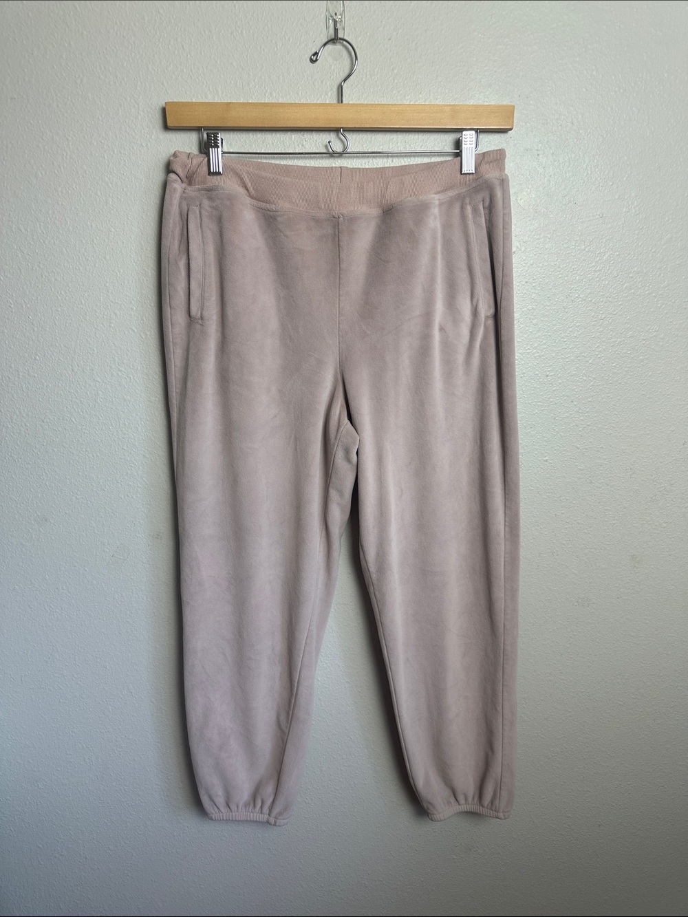 Barefoot dreams luxechic Casual Plush Jogger Pants